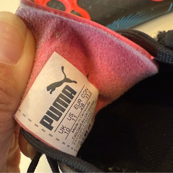 Puma Kids Black and Blue Soccer Shoes - Picture 5 of 5